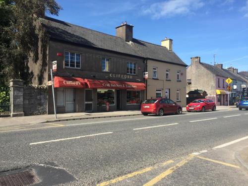 Castlemartyr Holiday Mews 2 bed - image 5