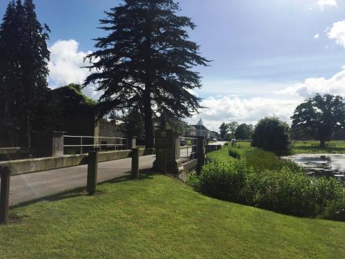 Castlemartyr Holiday Mews 2 bed - image 8