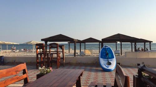 Oasis Beach Club - image 4