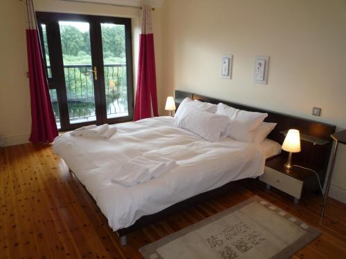 Grove Lodge Holiday Homes (2 Bed) - image 4