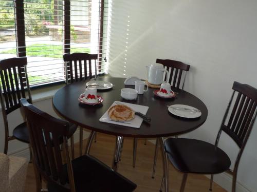 Grove Lodge Holiday Homes (2 Bed) - image 7
