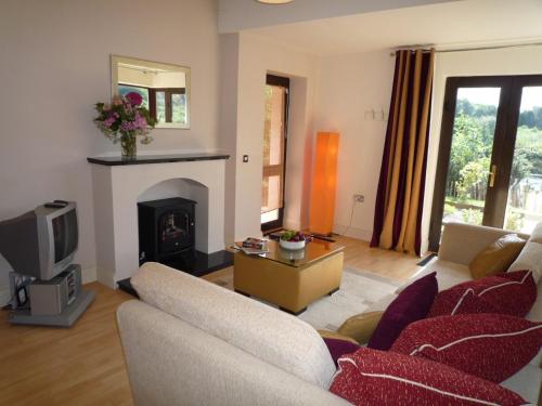 Grove Lodge Holiday Homes (2 Bed) - image 5