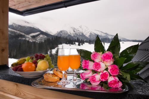 Apartment with Mountain View
