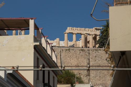 Modern apartment next to Acropolis Athina