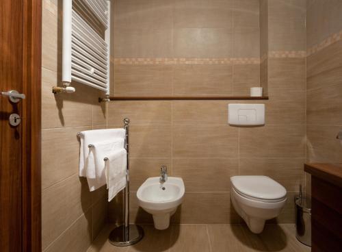 Sky Hotel - image 6