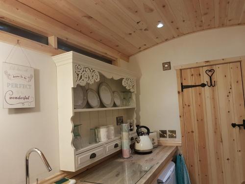 Waterside Shepherds Hut