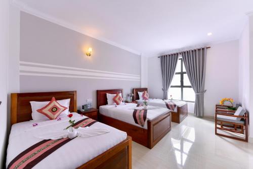 Sky Palace Boutique Hotel Room Type - Triple Room with Balcony