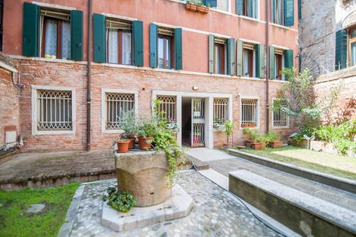 Venice and Venice Apartments - private rooms in shared apartment 2