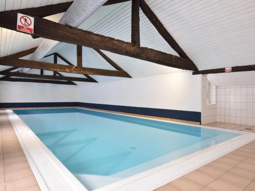 Heritage Farmhouse in Lavacherie with Jacuzzi