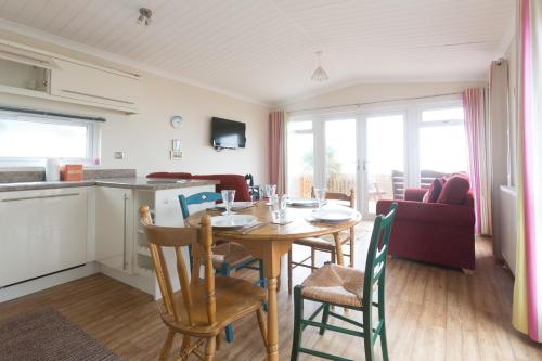 Sole Bay View - image 4