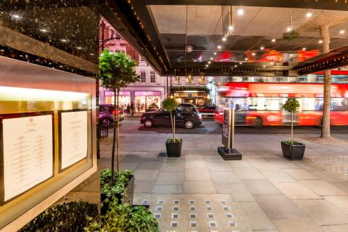 129947530 Millennium Hotel London Knightsbridge