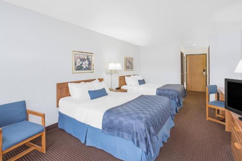 2 queen beds