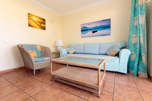 One-Bedroom Apartment image 6