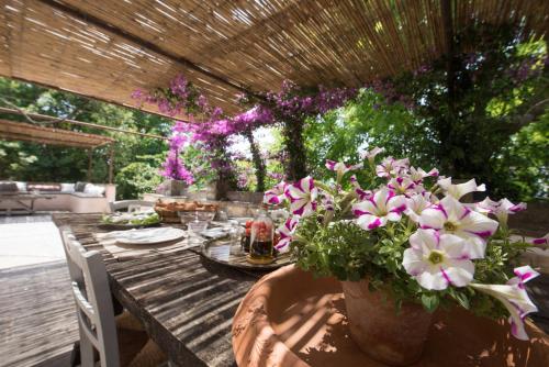 Castello di Casamassella Castello di Casamassella