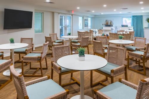 The Palms Oceanfront Hotel in Isle of Palms, USA