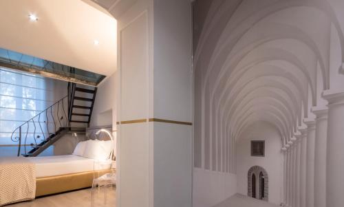 Luxury on the River - main image