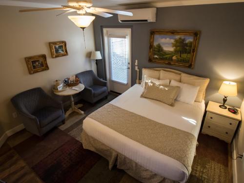 Grass Valley Courtyard Suites - 편의 시설/서비스