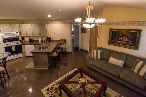 廚房, Grass Valley Courtyard Suites in 草谷