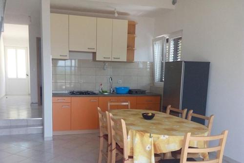 Seaside secluded apartments Cove Rapak Hvar - 8767 - image 2