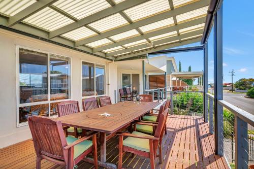 balkon/terasa, Green Reef Beach House - Aldinga Beach - C21 SouthCoast Holidays in Poloostrov Fleurieu