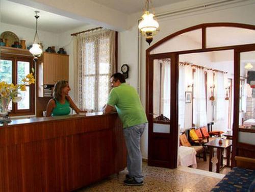 Artemon Hotel - image 4