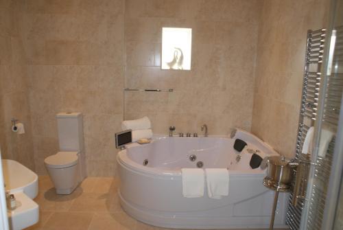 The Old Barn Inn - image 3