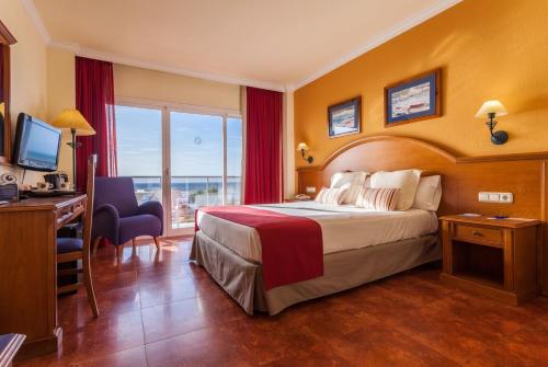 Double or Twin Room with Sea View room in Hotel Isabel