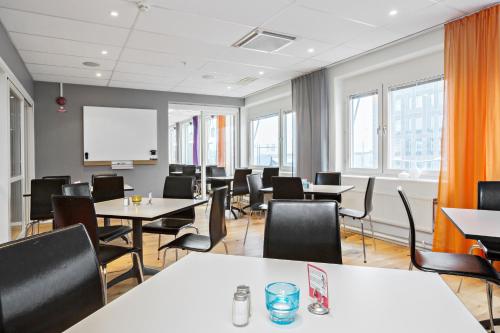 Connect Hotel Stockholm - image 11