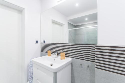 Superior Apartment image 3