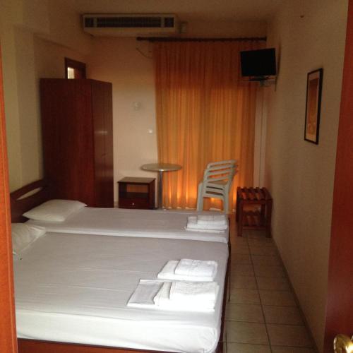 Hotel Akrogiali - image 4