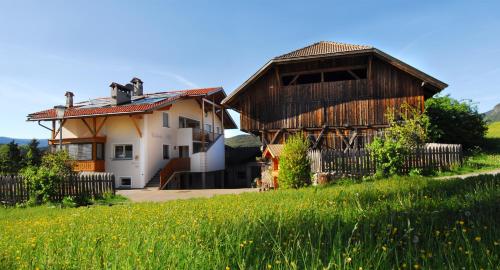  Urthalerhof, Pension in Kastelruth