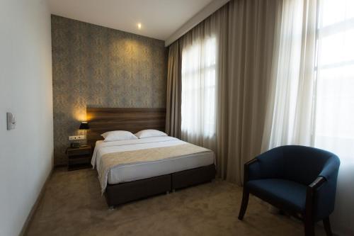 2 twin beds
