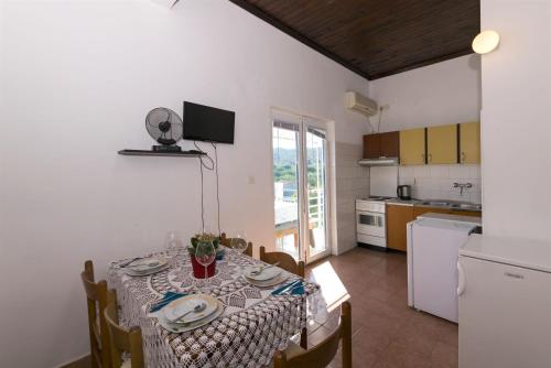 Apartments Irena - image 3
