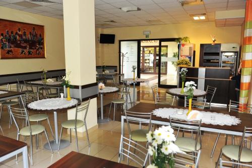 Centrum Ostra Brama im. Jana Pawła II (Centrum Ostra Brama im. Jana Pawla II) in Skarzysko Kamienna