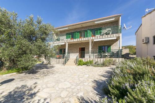  Apartments Albina, Pension in Brodarica