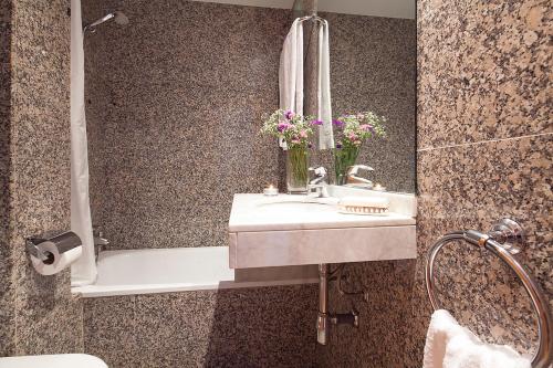 Apartment Barcelona Rentals - Penthouse with Terrace - image 3