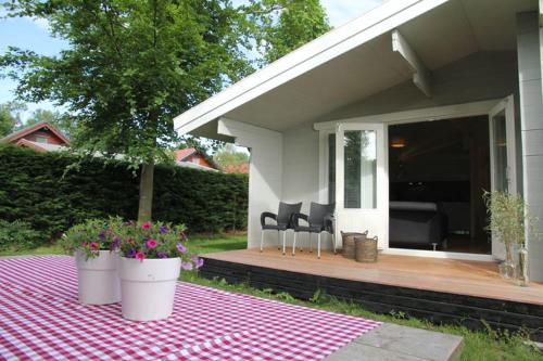  Cozy Cottage in Warmenhuizen