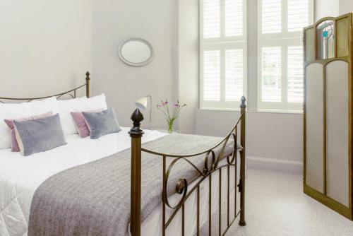 Ramsay Gardens - Grand 4-Bedroom Apartment Next To Castle, Edimburgo (foto 10)