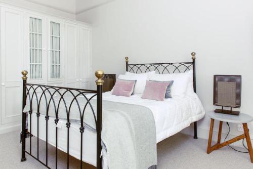 Ramsay Gardens - Grand 4-Bedroom Apartment Next To Castle, Edimburgo (foto 7)
