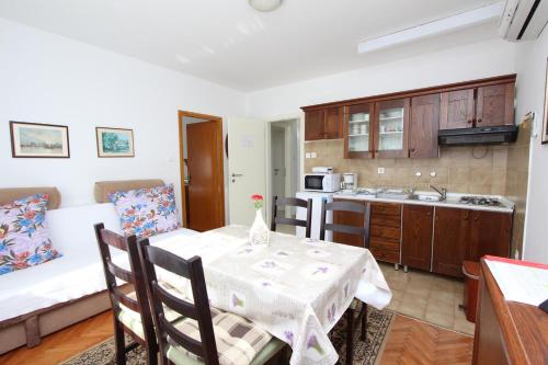 Rooms and Apartments Bella Vista - image 8
