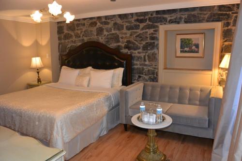 Standard King Room room in Manoir Sainte Genevieve