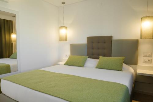 3HB Falesia Garden Falésia Garden by 3HB is perfectly located for both business and leisure guests in Albufeira. Featuring a satisfying list of amenities, guests will find their stay at the property a comfortable one. 