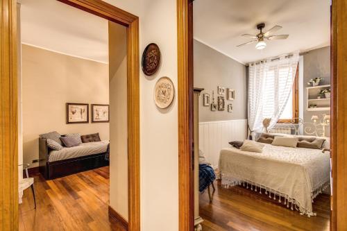 Spanish Steps Miracle Suite - image 2