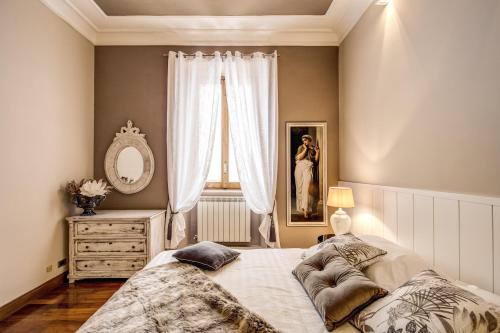 Spanish Steps Miracle Suite - image 13