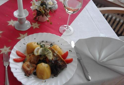 Ēdiens un dzērieni, Hotel & Restaurant Danelchristelgut in Lauter-Bernsbach