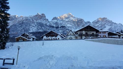  Grazioso appartamento in casa di montagna a San Vito di Cadore in San Vito di Cadore