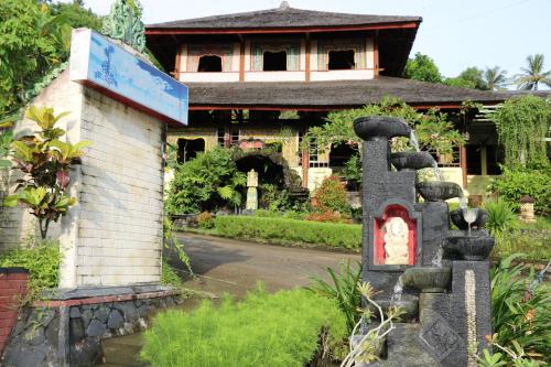 Puri Bunga Beach Cottages Hotel