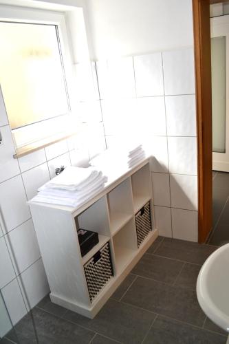 2x Monteurwohnung 1x 2 kleine Einzelzimmer 1x Doppelbett und Schlafcouch im Wohnbereich 2x Monteurwohnung 1x 2 kleine Einzelzimmer 1x Doppelbett und Schlafcouch im Wohnbereich