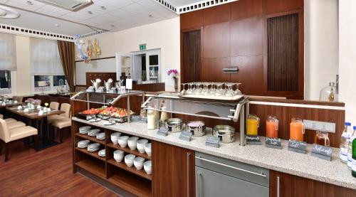 Essen und Erfrischungen, Fruhlings-Hotel in Braunschweig