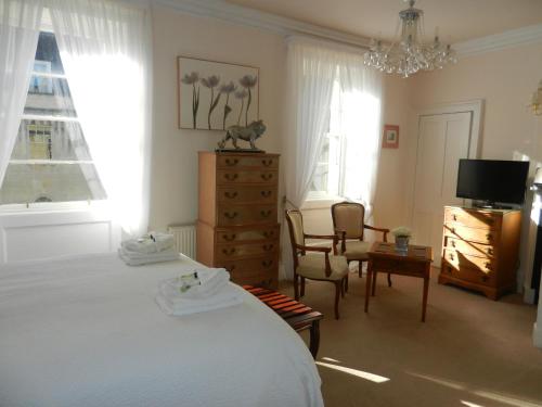 Brocks Guest House - image 14